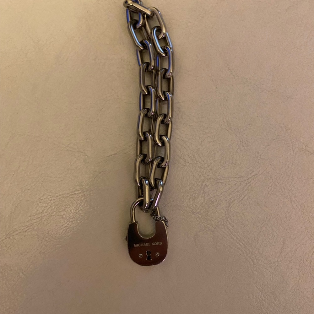 Micheal kors braclet - Picture 2 of 2